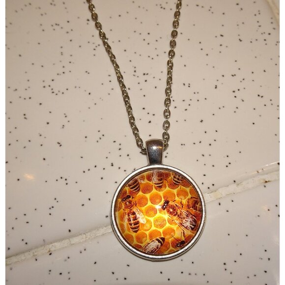 Vintage Honey Bee & Hive Necklace Pendant nature lover boho hippie retro chain - Picture 3 of 14